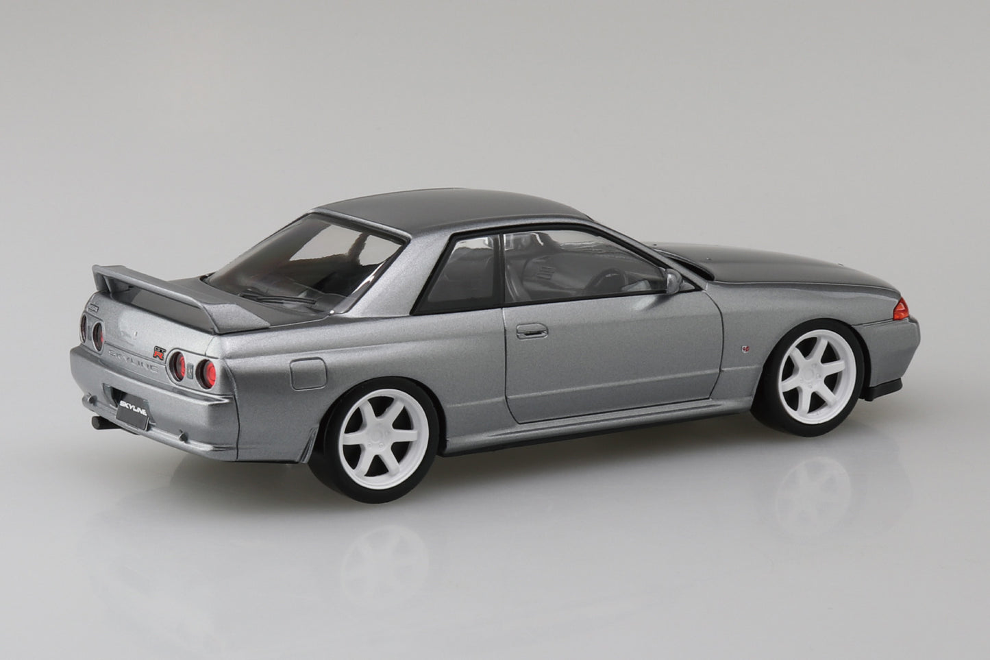 Nissan R32 Skyline GT-R Custom Wheel (Spark Silver) - 1/32 Scale Model Kit