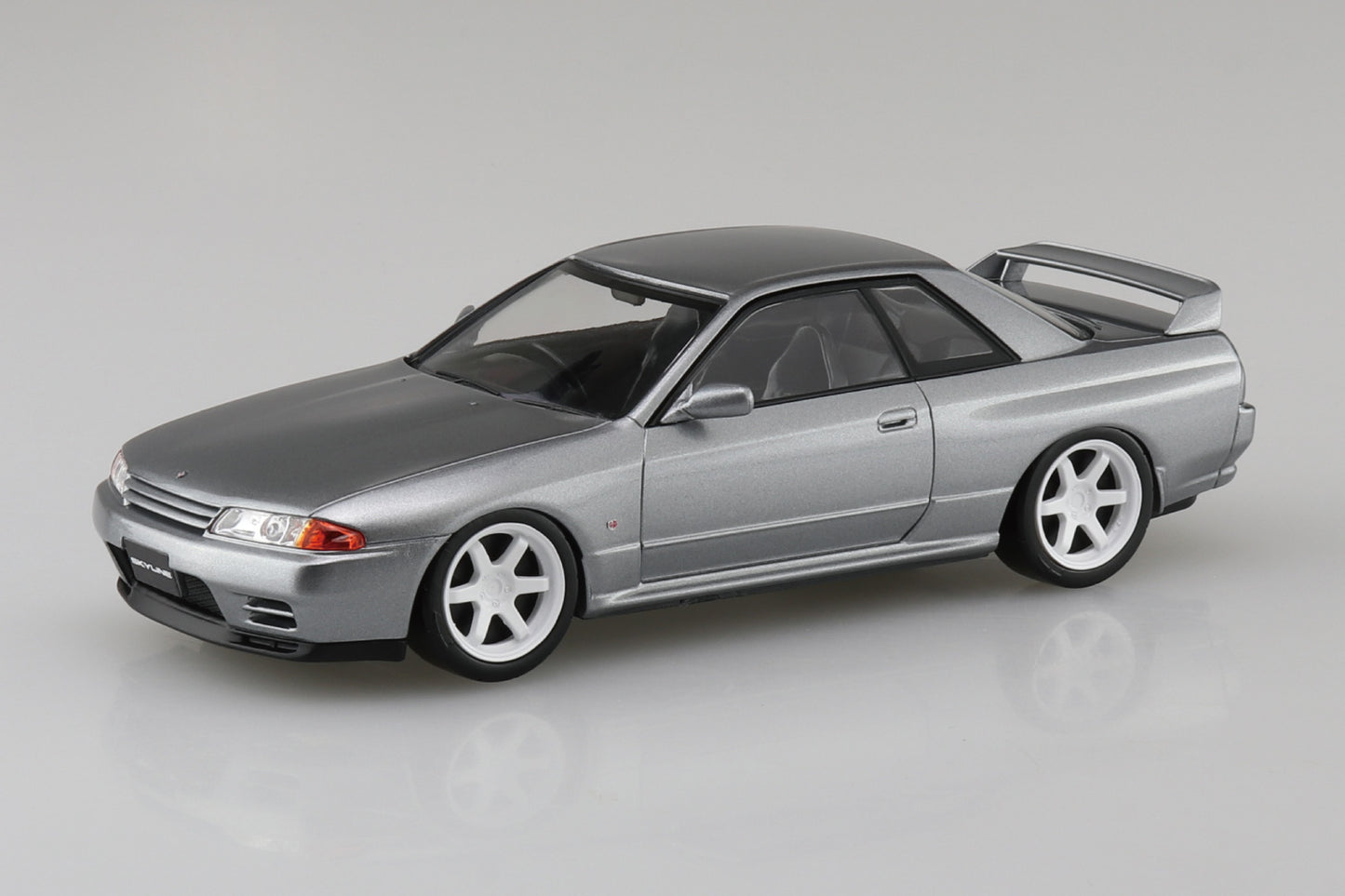 Nissan R32 Skyline GT-R Custom Wheel (Spark Silver) - 1/32 Scale Model Kit