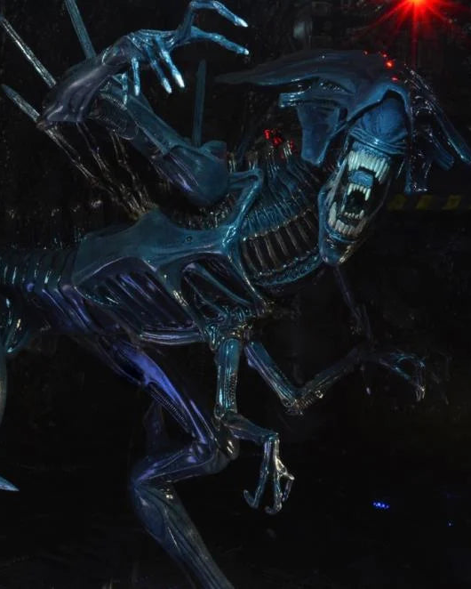 Aliens: Alien Queen - Ultra Deluxe Action Figure