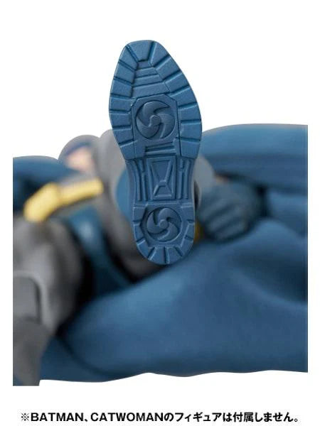 [Pre-Order] BATMAN: HUSH: Bruce Wayne - Mafex Action Figure