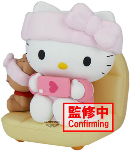 Sanrio Characters Nakayoshi Memories - Relaxing Time at Home: Hello Kitty - Figure