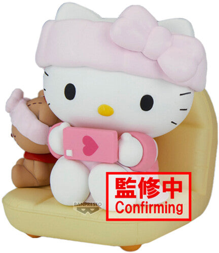Sanrio Characters Nakayoshi Memories - Relaxing Time at Home: Hello Kitty - Figure