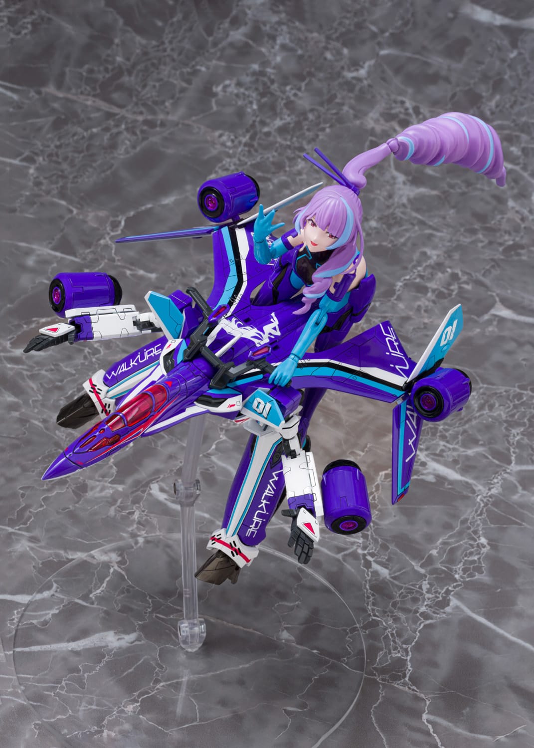 Macross Delta: VF-31J Siegfried Mikumo Guynemer - Variable Fighter Girls (V.F.G) Model Kit
