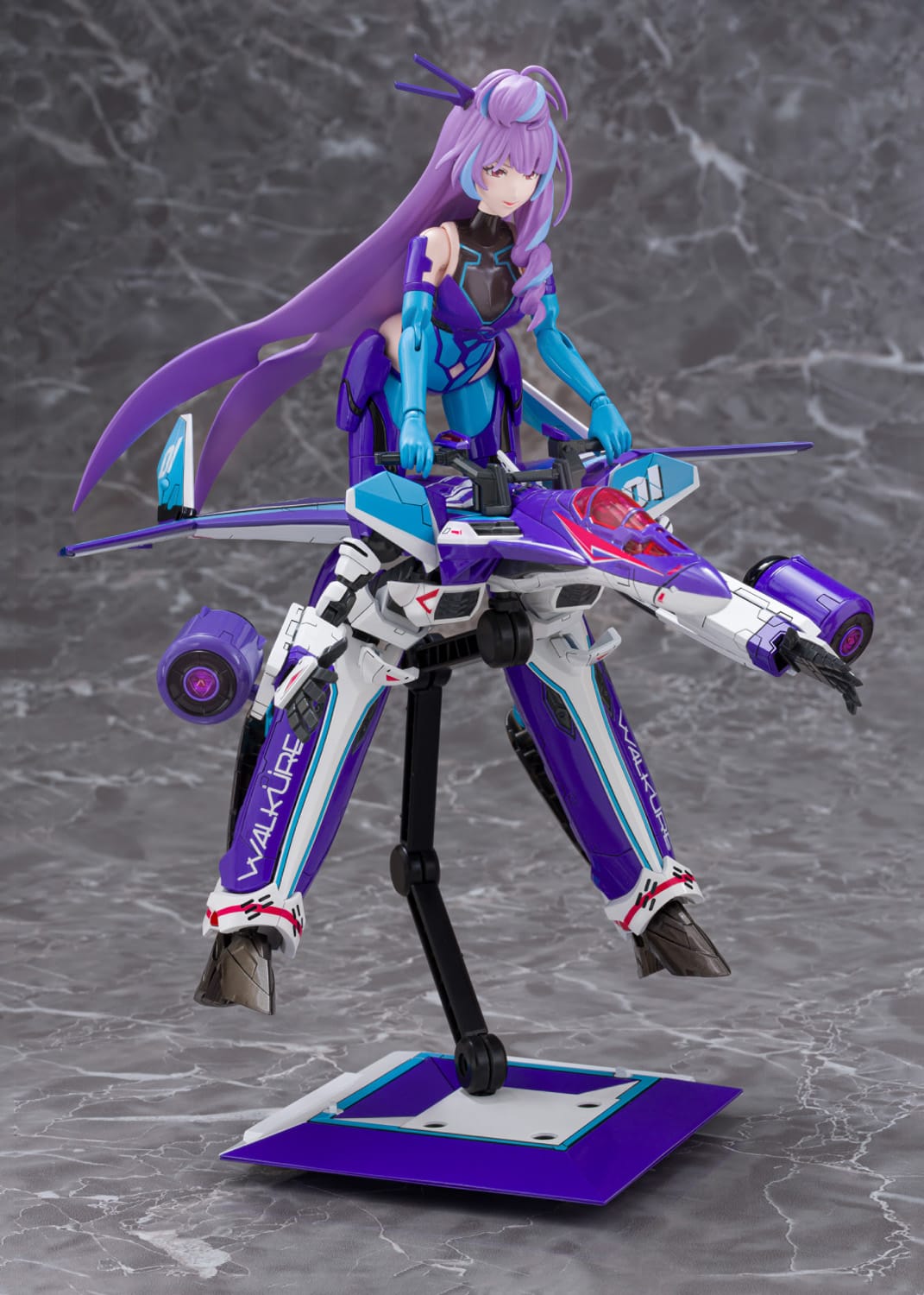 Macross Delta: VF-31J Siegfried Mikumo Guynemer - Variable Fighter Girls (V.F.G) Model Kit