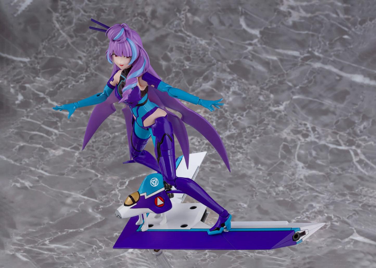 Macross Delta: VF-31J Siegfried Mikumo Guynemer - Variable Fighter Girls (V.F.G) Model Kit