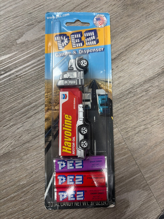 Havoline Motor Oil PEZ Dispenser Truck Hauler Big Rig On Card Retired