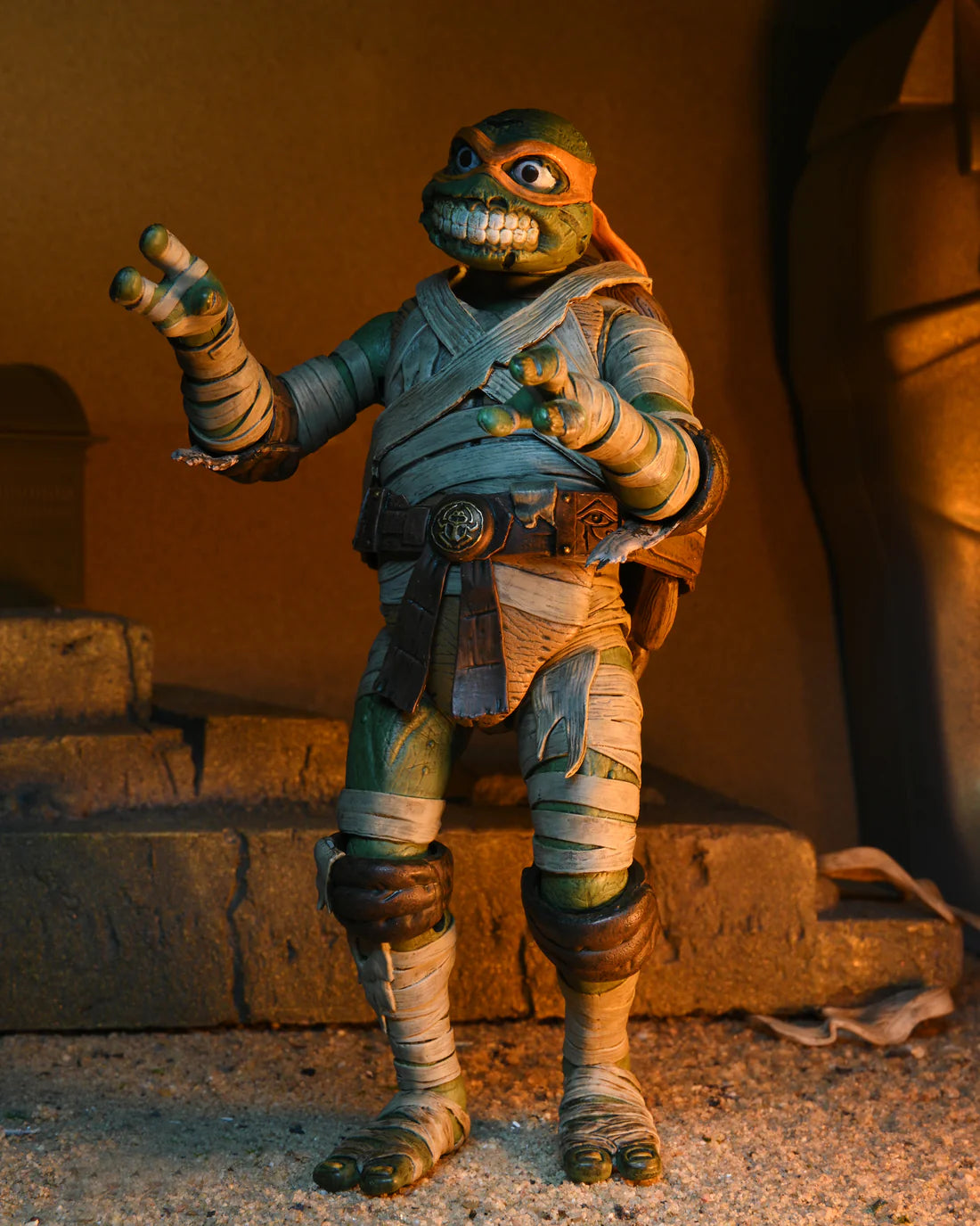 Universal Monsters x Teenage Mutant Ninja Turtles: Michalangelo as The Mummy - 7" Ultimate Action Figure