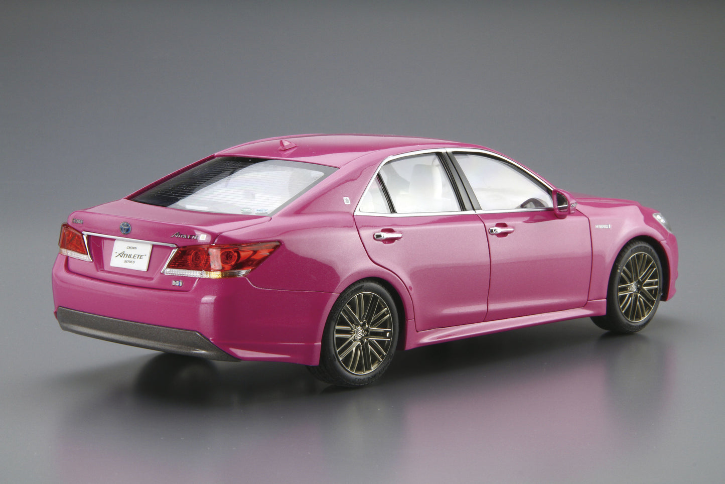 Toyota GRS214/AWS210 Crown 15 - 1/24 Model Kit