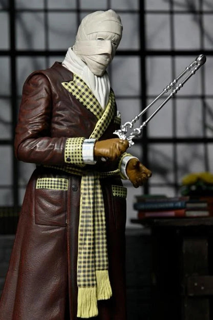 Universal Monsters: The Invisible Man - Dr. Jack Griffin (Kemp House) - Ultimate Action Figure
