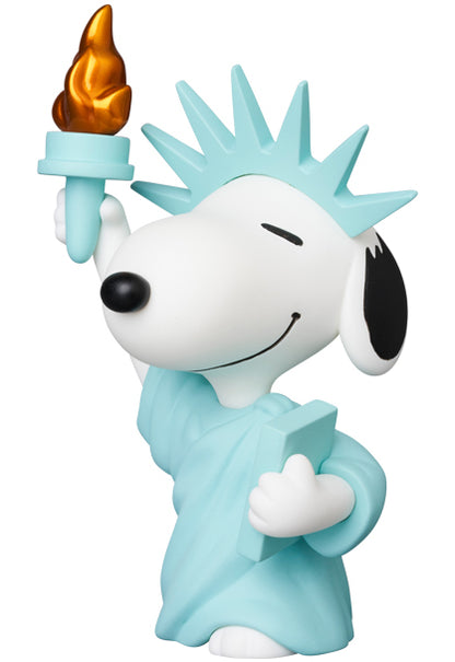 Peanuts: Statue of Liberty Snoopy #823 - Ultra Detail Figure