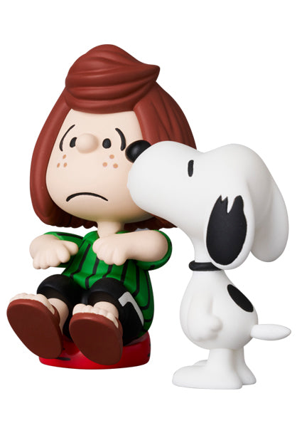 Peanuts: Peppermint Patty & Snoopy - Ultra Detail Figure
