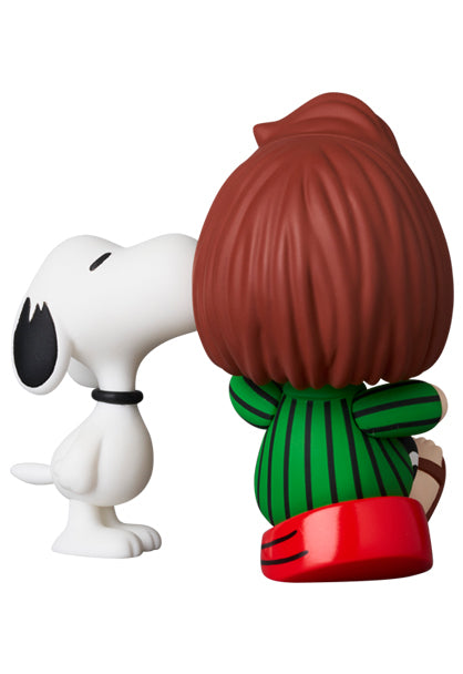 Peanuts: Peppermint Patty & Snoopy - Ultra Detail Figure