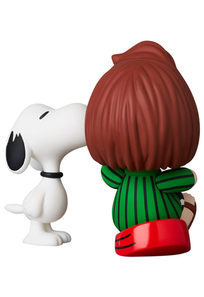 Peanuts: Peppermint Patty & Snoopy - Ultra Detail Figure