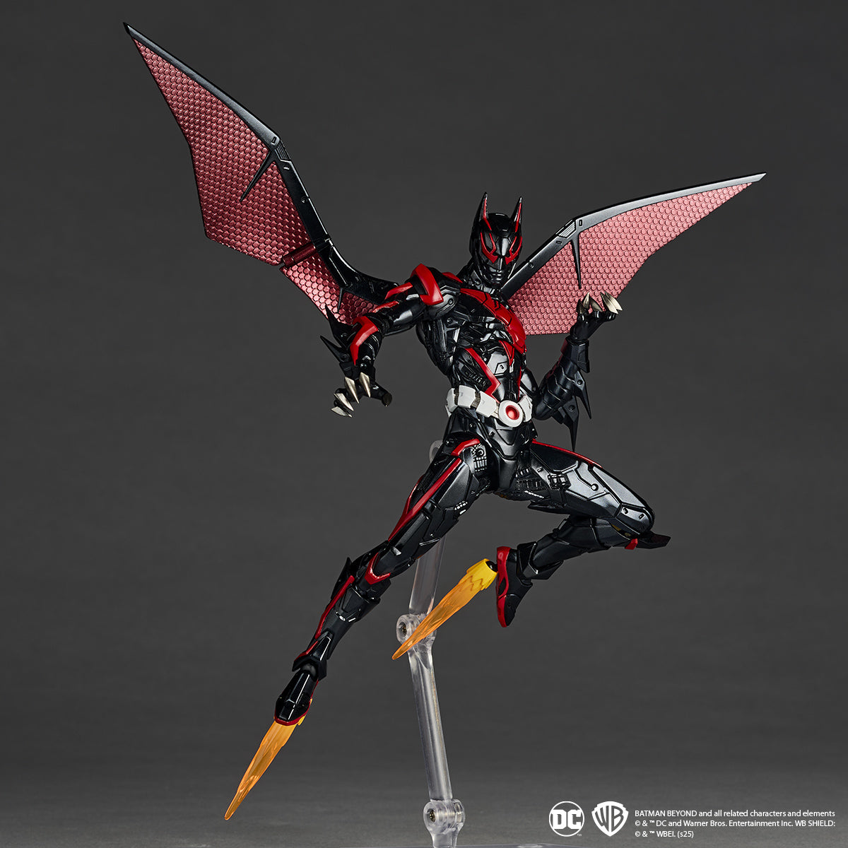 [Pre-Order] Batman Beyond: Revoltech Amazing Yamaguchi Batman - Action Figure