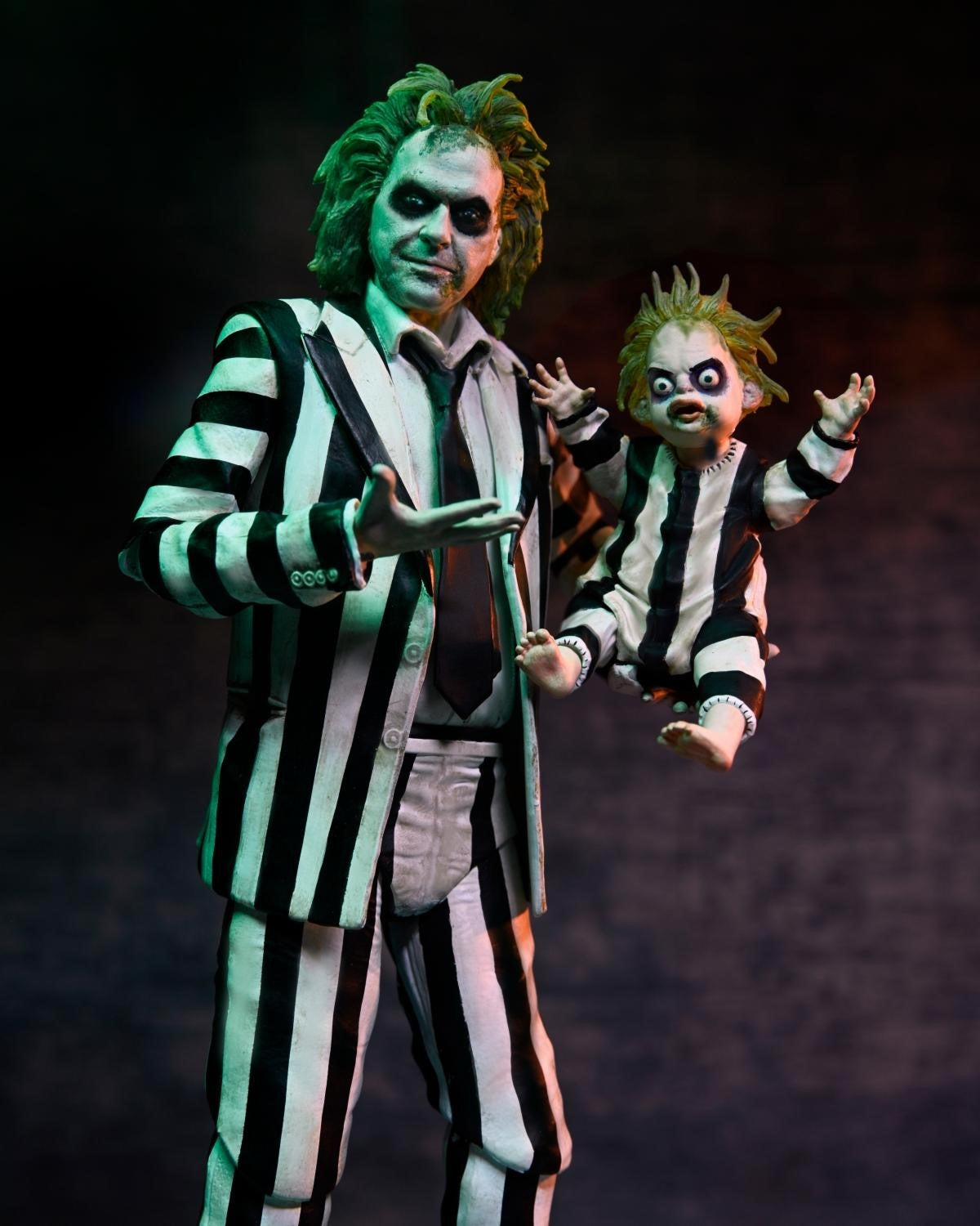 Beetlejuice Beetlejuice: Ultimate Beetlejuice (Striped Suit) - 7" Scale Action Figure