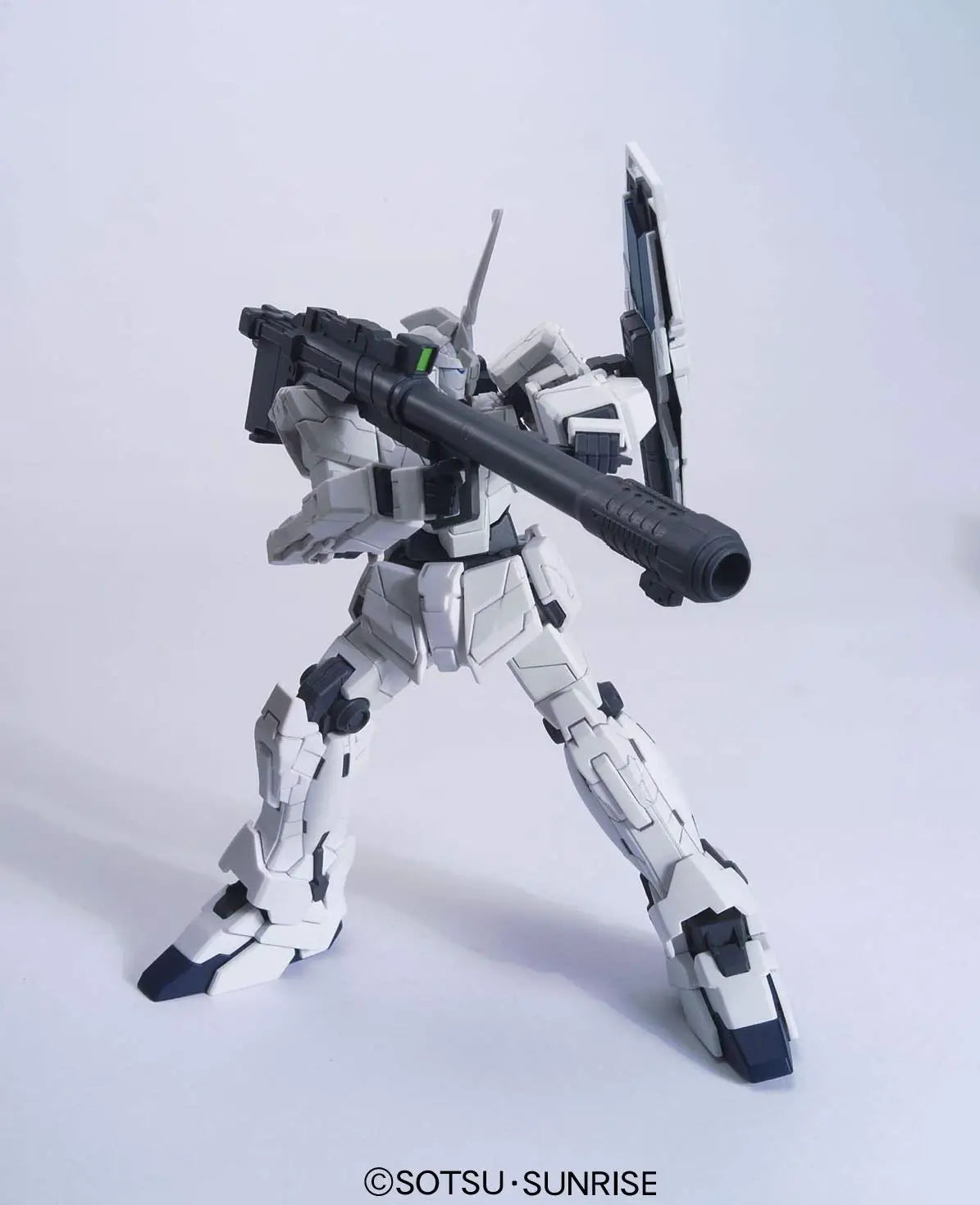 RX-0 Unicorn Gundam: Unicorn Mode - 1/144 HGUC