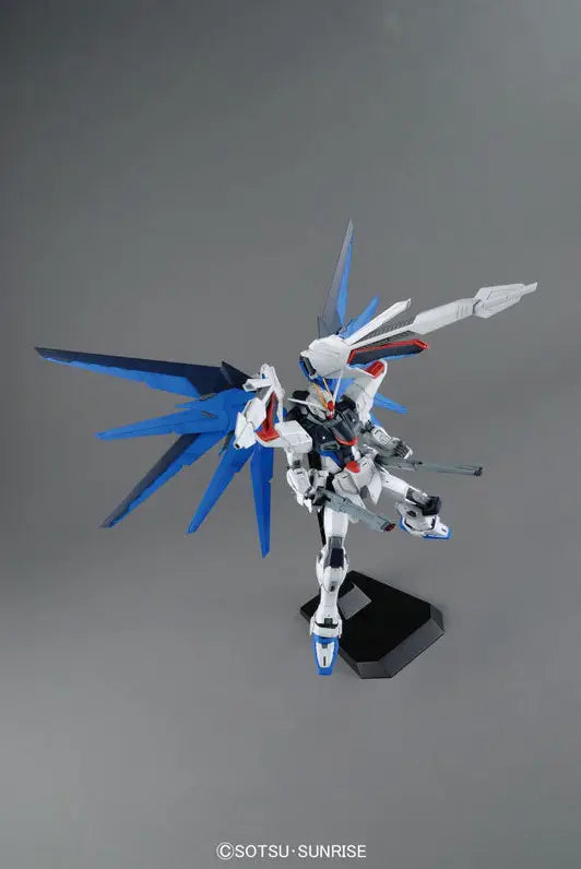 [Arriving Soon] Gundam SEED: Freedom Gundam (Ver. 2.0) - MG 1/100 Scale Model Kit - Videguy Collectibles