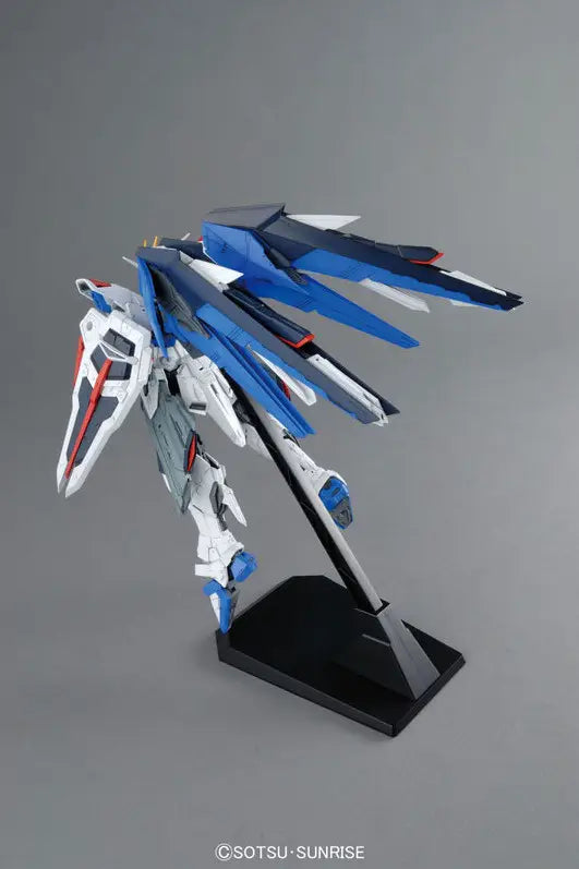 [Arriving Soon] Gundam SEED: Freedom Gundam (Ver. 2.0) - MG 1/100 Scale Model Kit - Videguy Collectibles