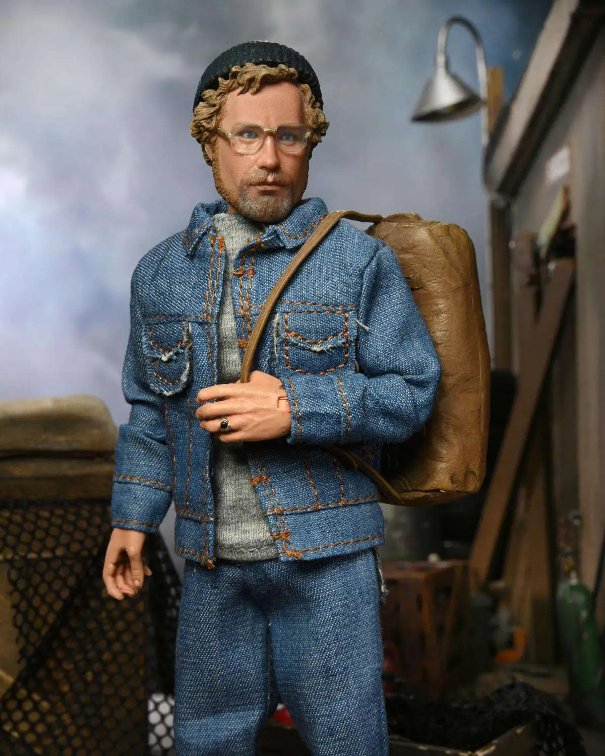 Jaws: Ultimate Hooper (Amity Arrival) - 8" Scale Figure