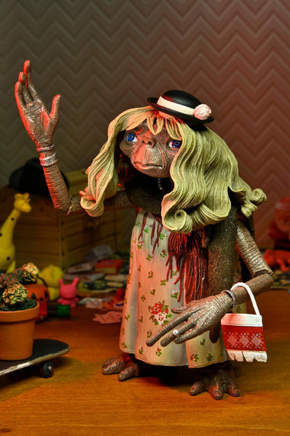NECA: E.T. The Extra-Terrestrial 40th Anniversary - 7" Scale Action Figure - Ultimate Dress Up E.T.
