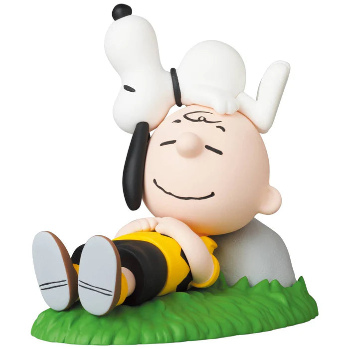 UDF Peanuts Series 13: NAPPING CHARLIE BROWN & SNOOPY