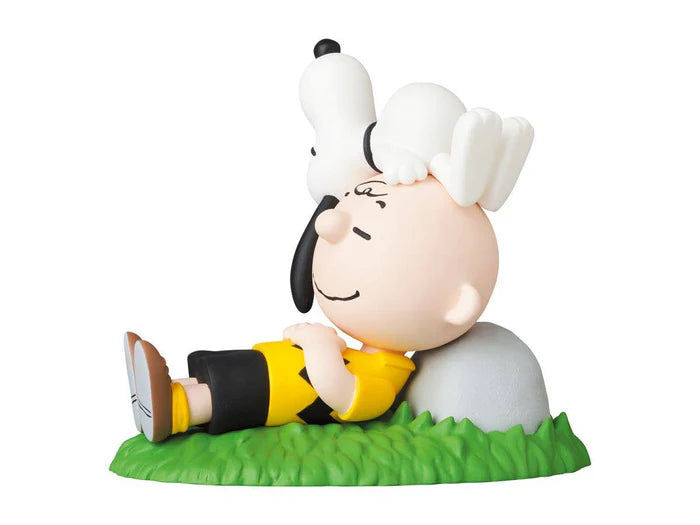 UDF Peanuts Series 13: NAPPING CHARLIE BROWN & SNOOPY