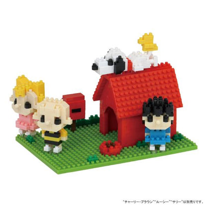 Peanuts: Snoopy's House (350 Pieces) [Nanoblock]