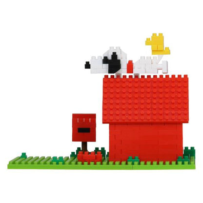 Peanuts: Snoopy's House (350 Pieces) [Nanoblock]