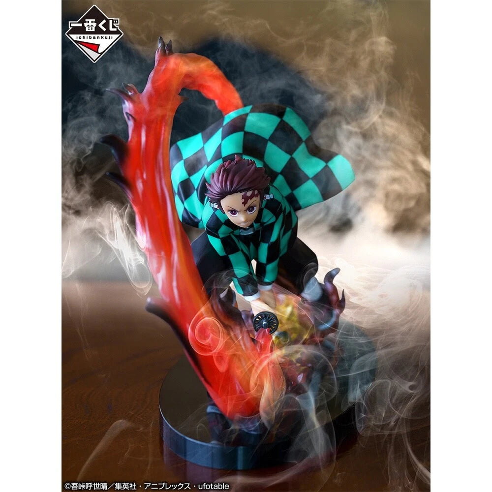 Demon Slayer: Kimetsu no Yaiba Demon Slayer Ichibansho Tanjiro Kamado 3.9-Inch Collectible PVC Statue [(Shake The Sword Burn Your Heart)]
