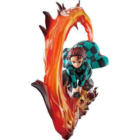 Demon Slayer: Kimetsu no Yaiba Demon Slayer Ichibansho Tanjiro Kamado 3.9-Inch Collectible PVC Statue [(Shake The Sword Burn Your Heart)]