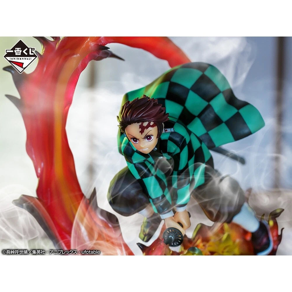 Demon Slayer: Kimetsu no Yaiba Demon Slayer Ichibansho Tanjiro Kamado 3.9-Inch Collectible PVC Statue [(Shake The Sword Burn Your Heart)]