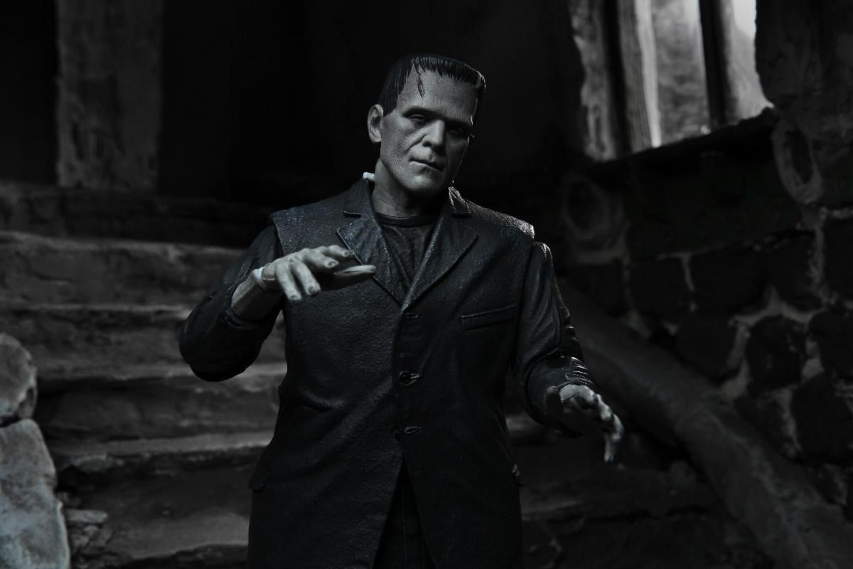 Universal Monsters: Ultimate Frankenstein's Monster (Black & White) - 7" Scale Action Figure