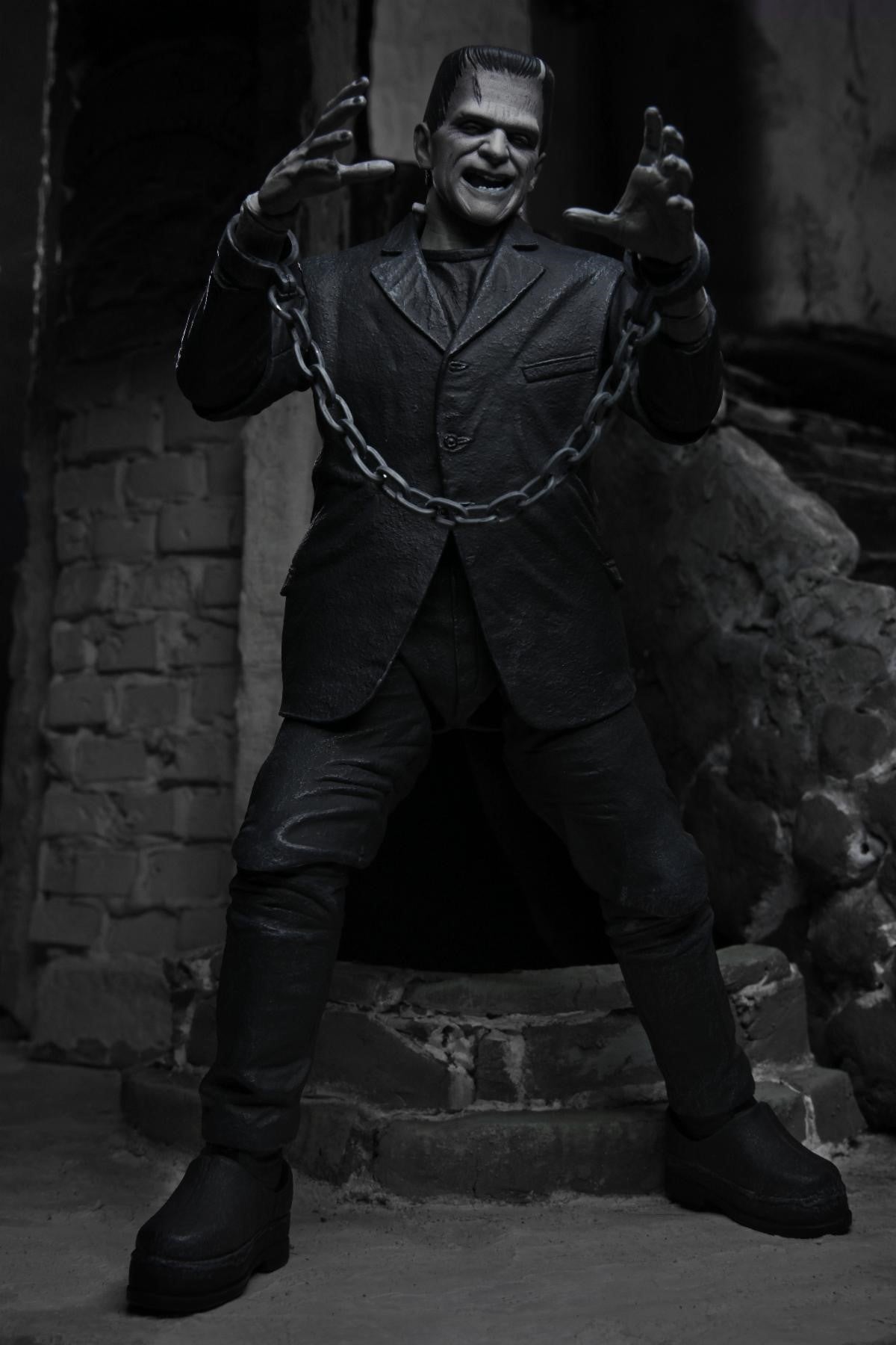 Universal Monsters: Ultimate Frankenstein's Monster (Black & White) - 7" Scale Action Figure
