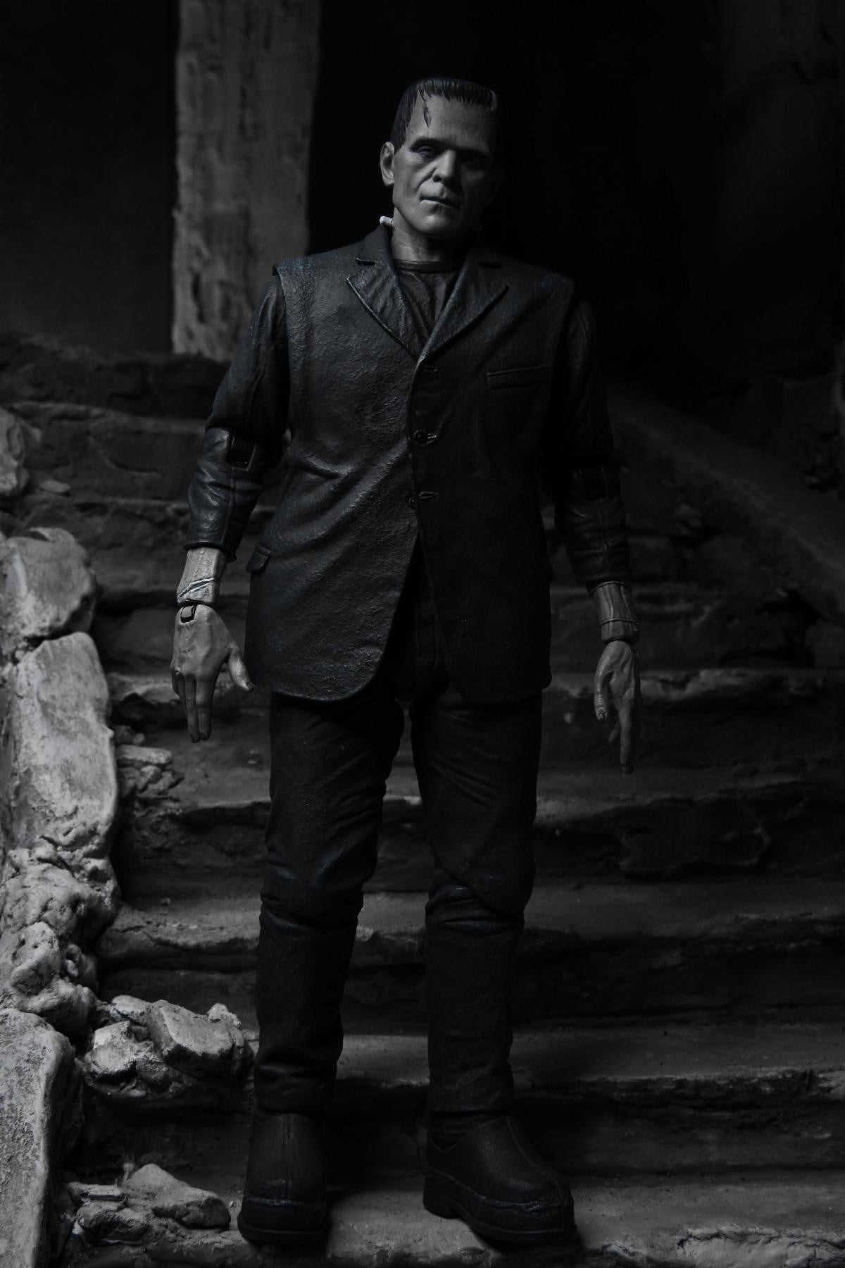 Universal Monsters: Ultimate Frankenstein's Monster (Black & White) - 7" Scale Action Figure