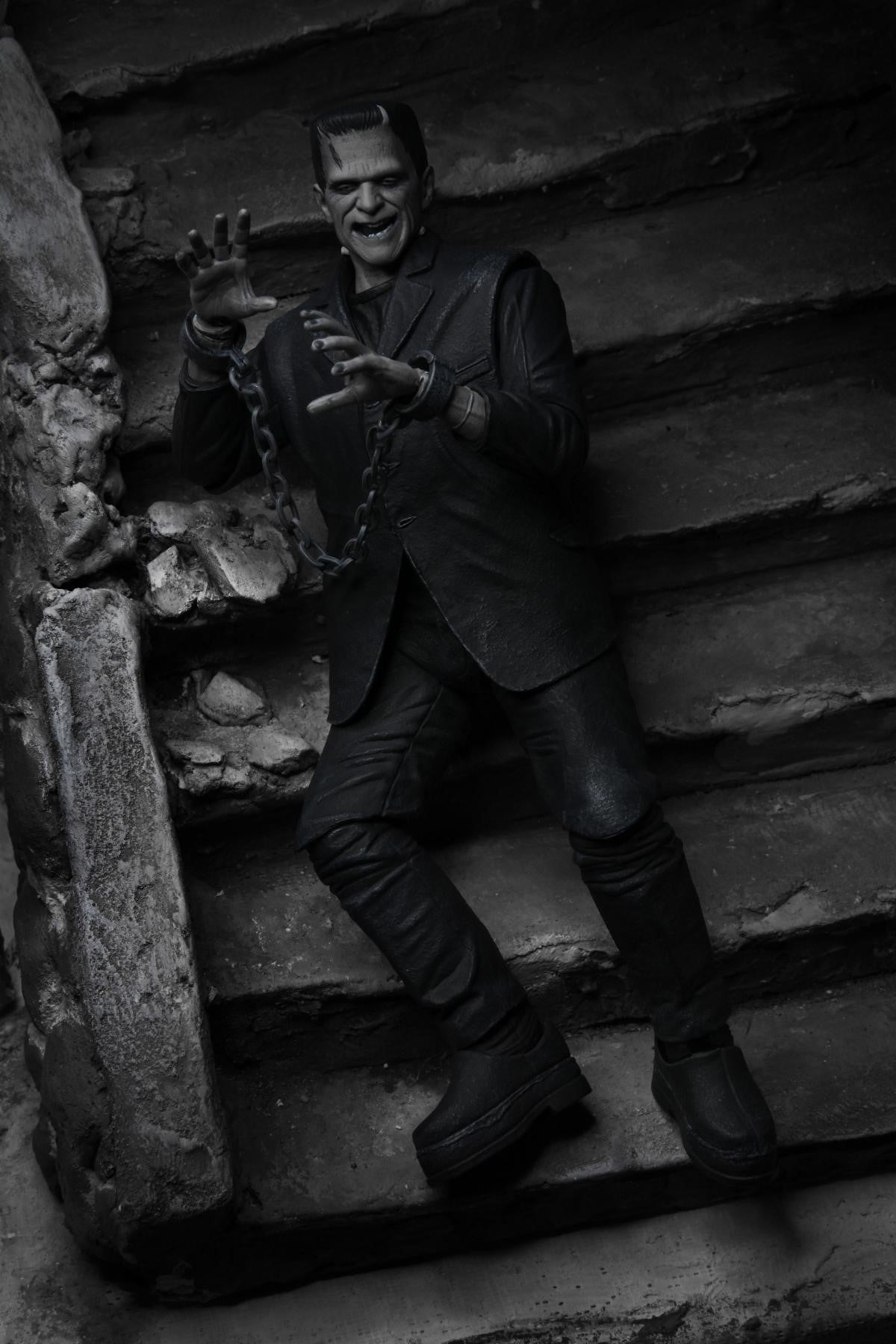 Universal Monsters: Ultimate Frankenstein's Monster (Black & White) - 7" Scale Action Figure