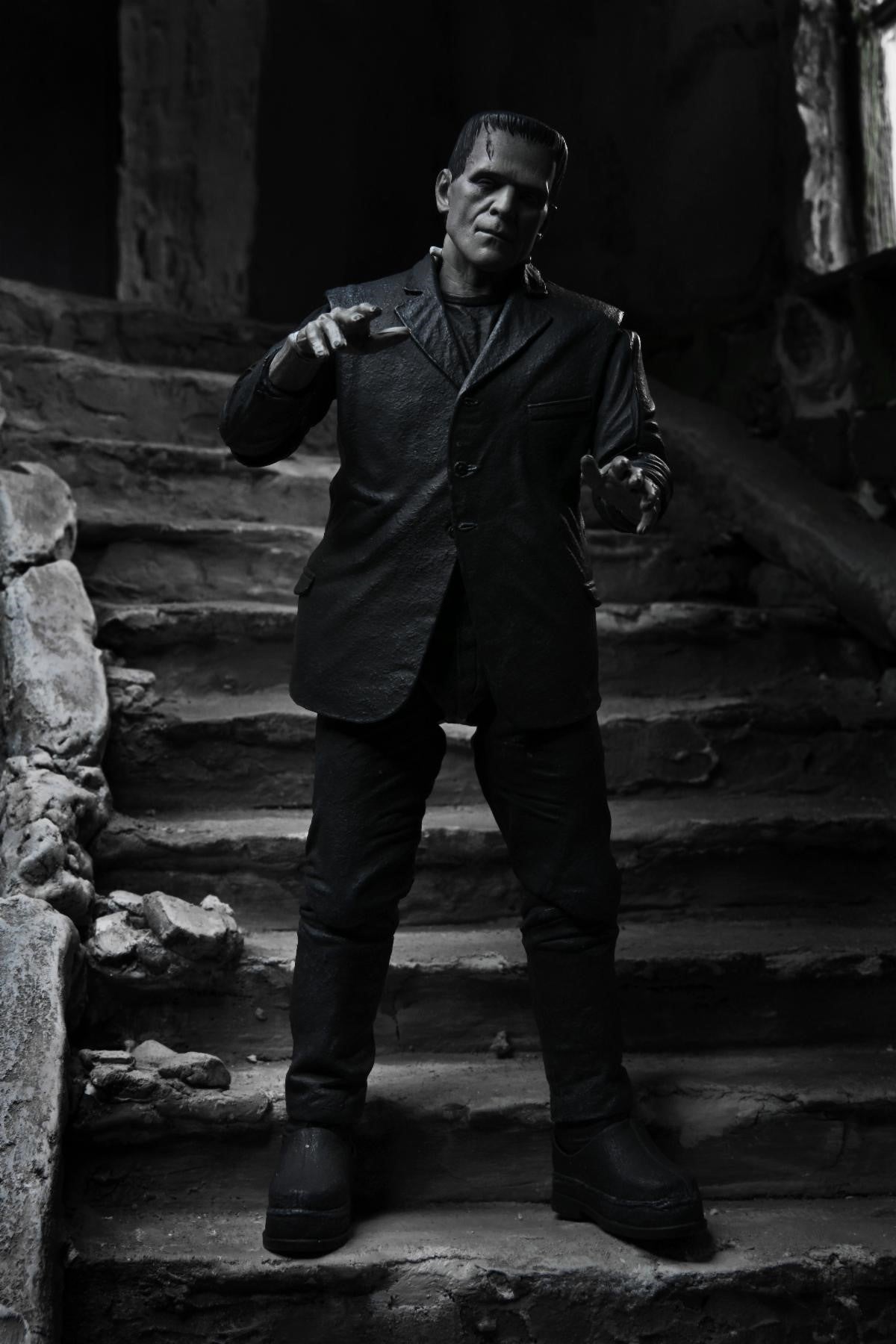 Universal Monsters: Ultimate Frankenstein's Monster (Black & White) - 7" Scale Action Figure