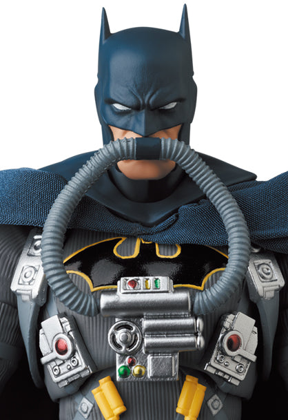 DC Comics Batman - Stealth Jumper Batman (Hush Version) - Mafex Action Figure