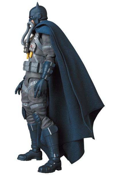 DC Comics Batman - Stealth Jumper Batman (Hush Version) - Mafex Action Figure